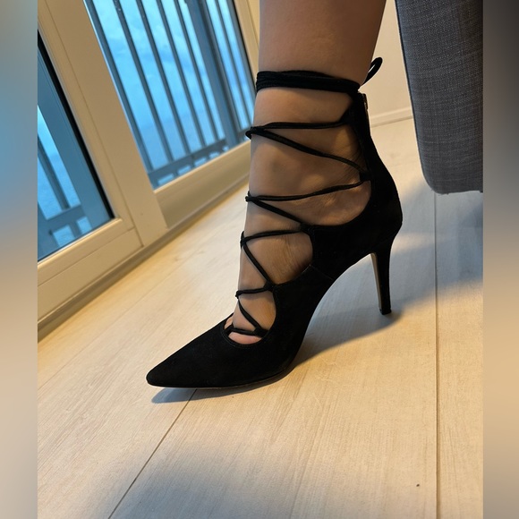 Vince Camuto Strappy Black Heels Size US9 - Picture 4 of 4